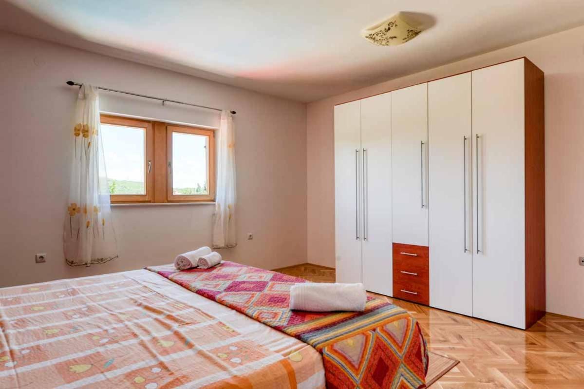 Вилла House Melly With Swimming Pool Ровиньско село Экстерьер фото